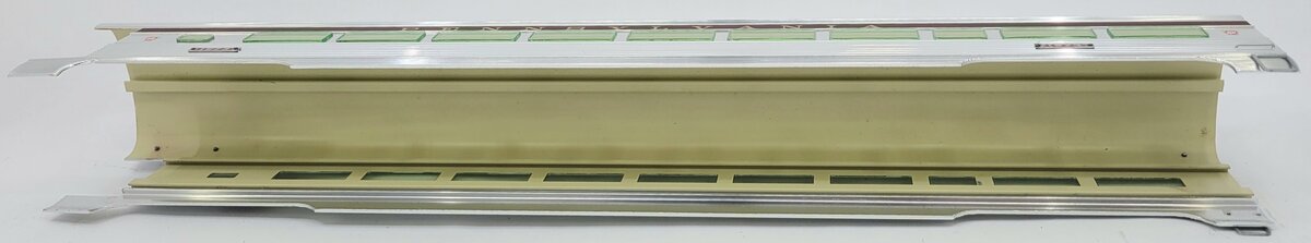 Lionel 25452-2 #1573 Pennsylvania Coach Shell