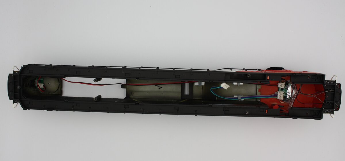 Lionel 34614-007 SD-70 M-2 CN #8020 Shell
