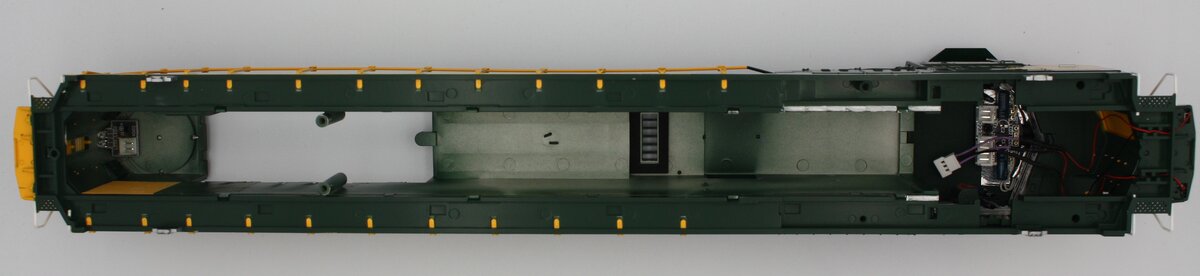 Lionel 28280-002 SD-70 Ace Chicago & Northwestern #1995 Shell