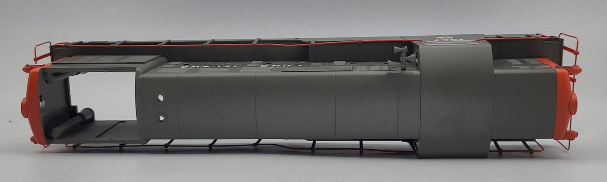 Lionel 38438-2 Long Island Conventional H16-44 Diesel Locomotive Shell #1507