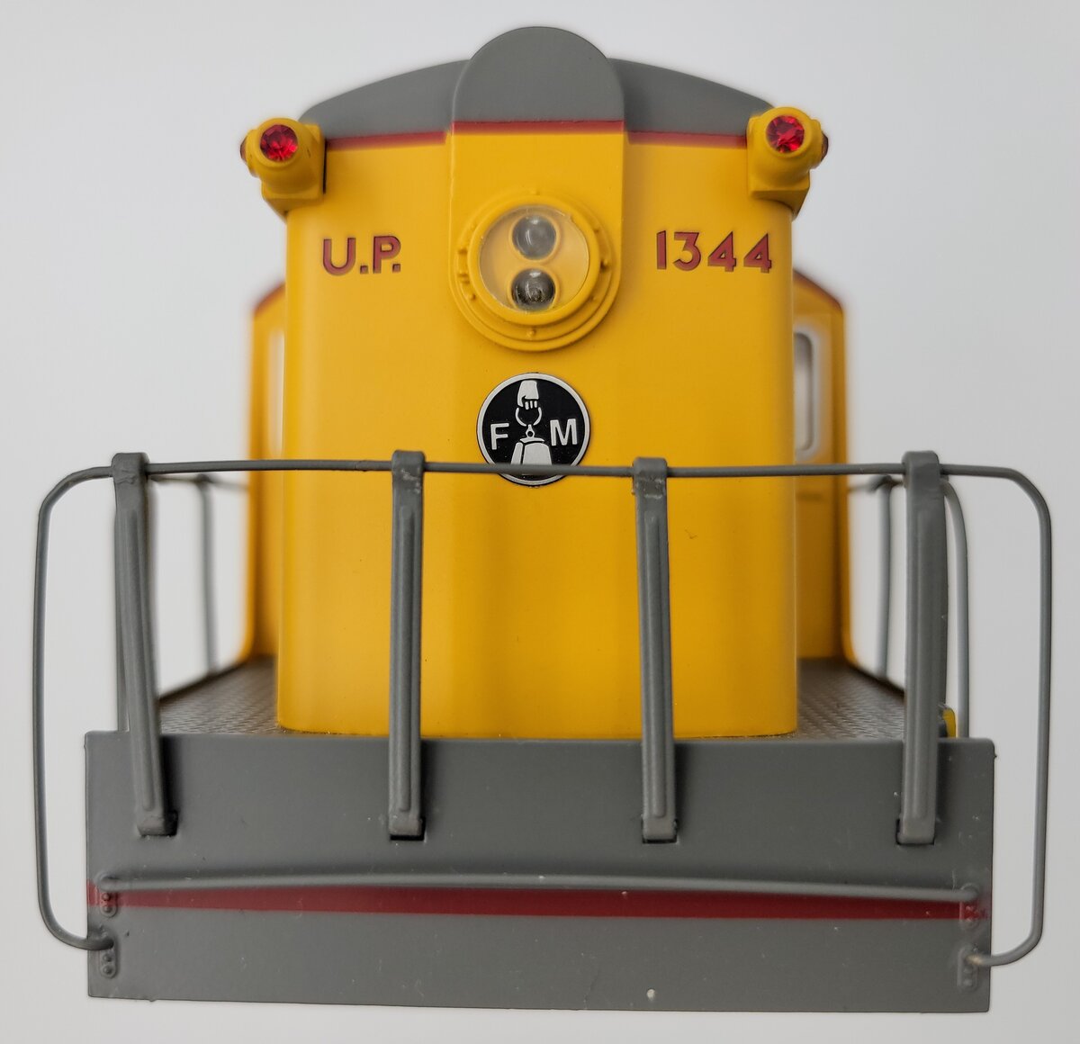 Lionel 38443-2 Union Pacific H16-44 Diesel Locomotive Shell #1344