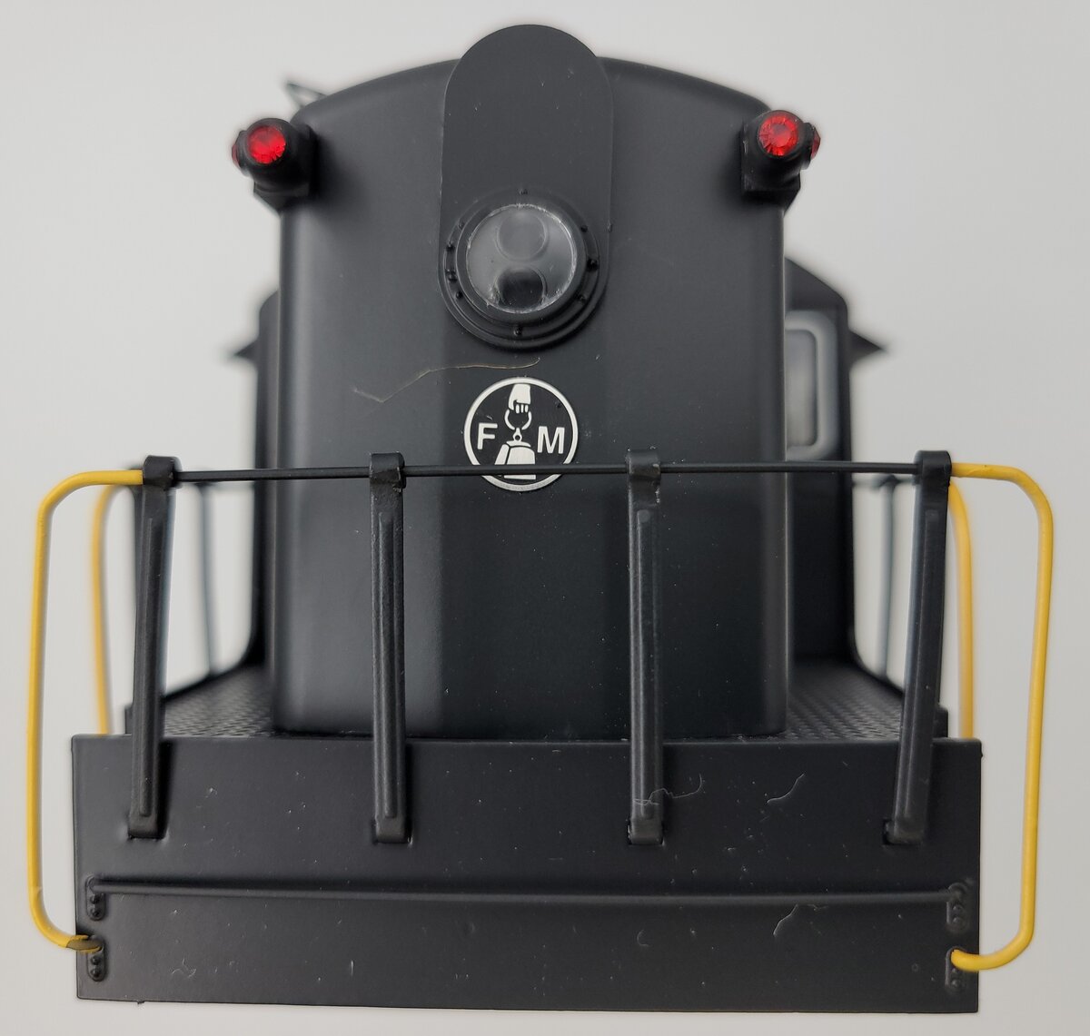 Lionel 38447-2 O Scale H16-44 PRR Diesel Loco Shell #8815