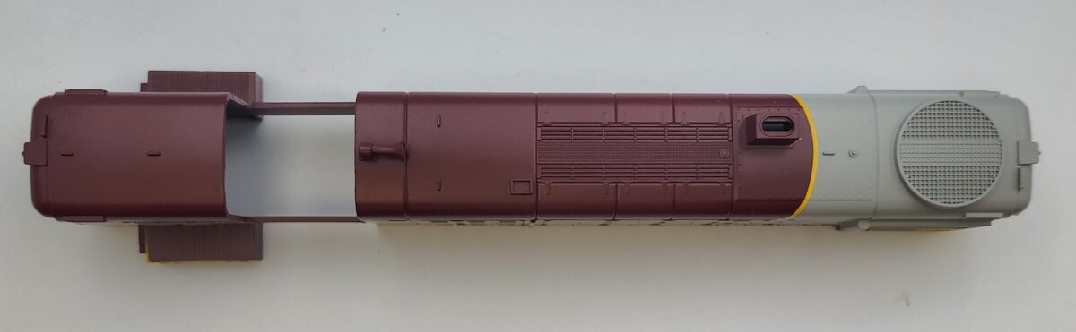 Lionel 38501-2 Canadian Pacific RS-3 Diesel Locomotive Cabless Shell #8501