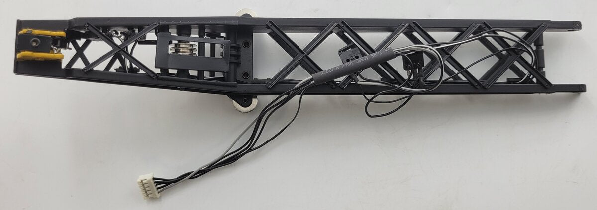 Lionel 29858-9 Black and Yellow New York Central TMCC Crane Boom Assembly