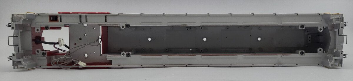 Lionel 38547-10 Diecast Santa Fe Genset Diesel Switcher Locomotive Shell #9910