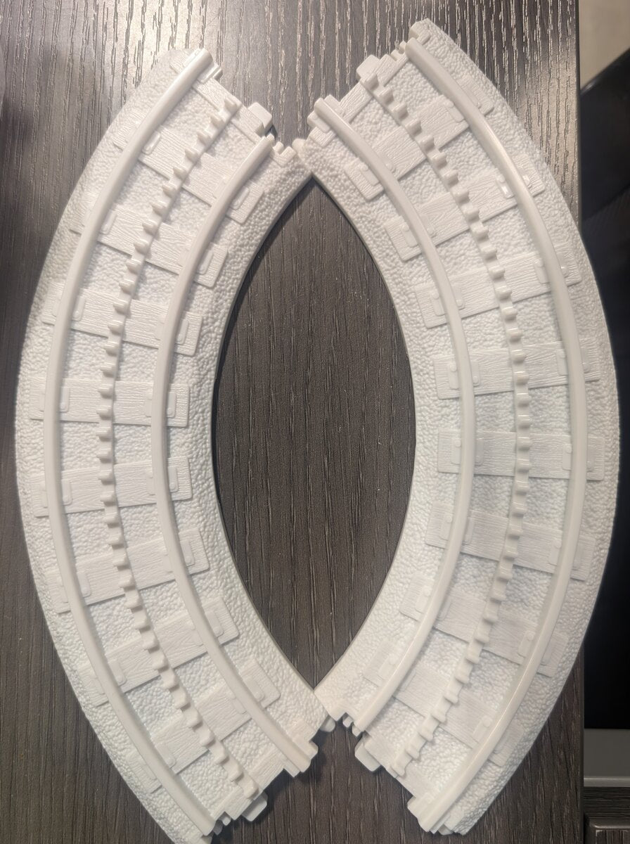 Lionel 11296-013 Little Lines Polar Express Curved Track Sections (2)