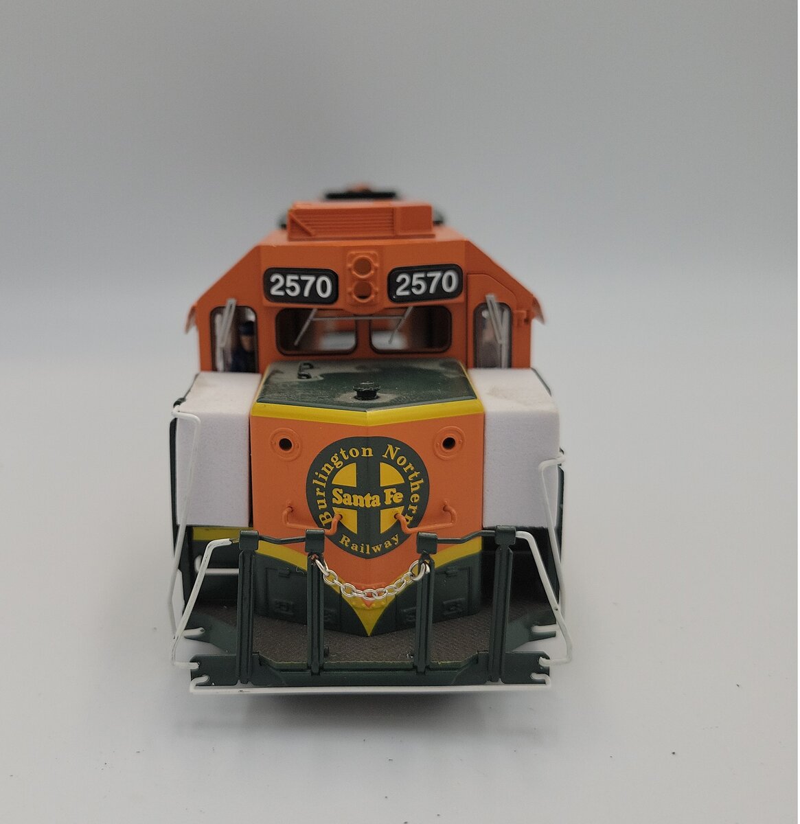 Lionel 2570-1 O Gauge Burlington Northern Santa Fe Legacy Diesel Loco Shell
