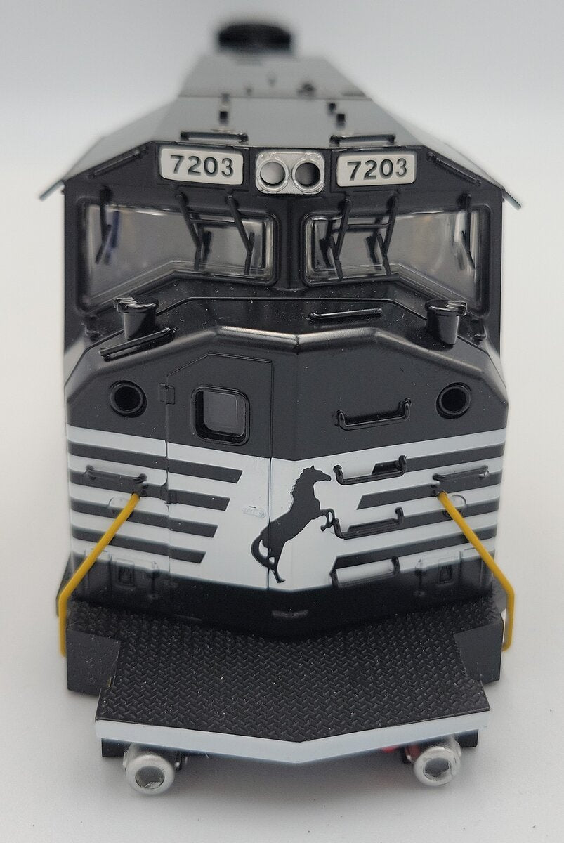 Lionel 38585-2 Norfolk Southern SD-80MAC Diesel Locomotive Body Shell #7203