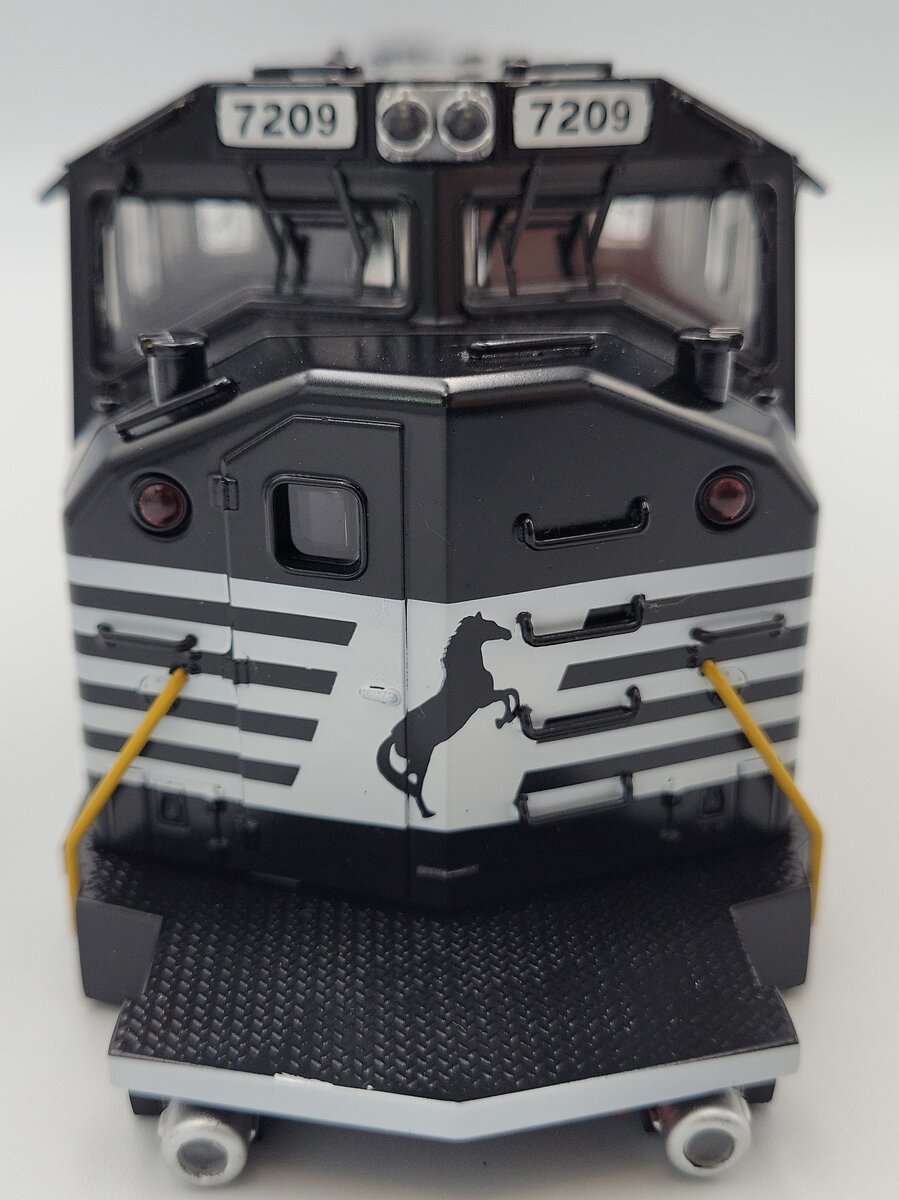 Lionel 38586-2 Norfolk Southern SD-80 Mac Shell #7209
