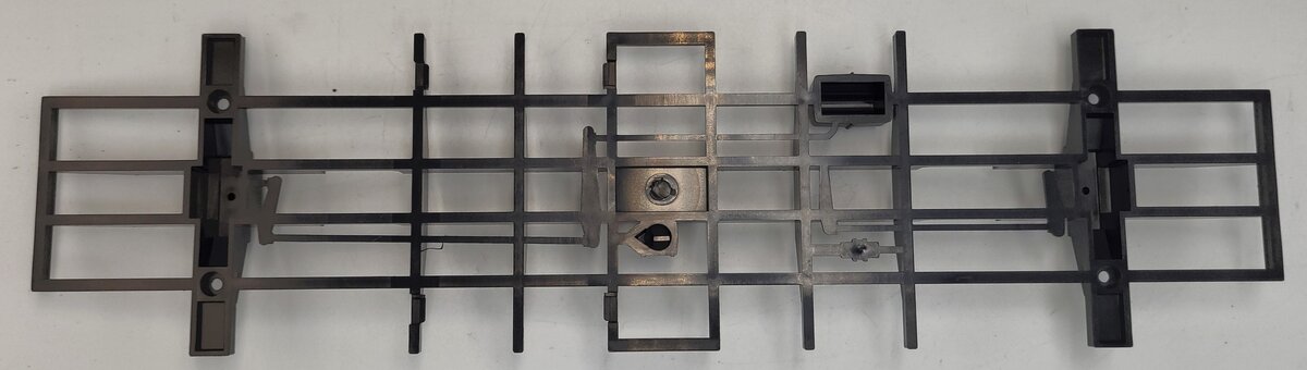 Lionel 87001-25 G Scale Rolling Stock Black Undercarriage Frame Detail