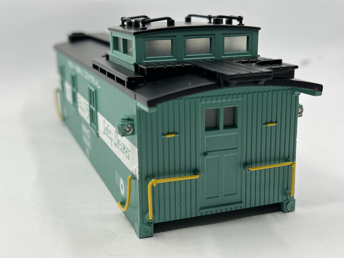 Lionel 17636-2 Diecast NYC Woodsided Caboose Shell