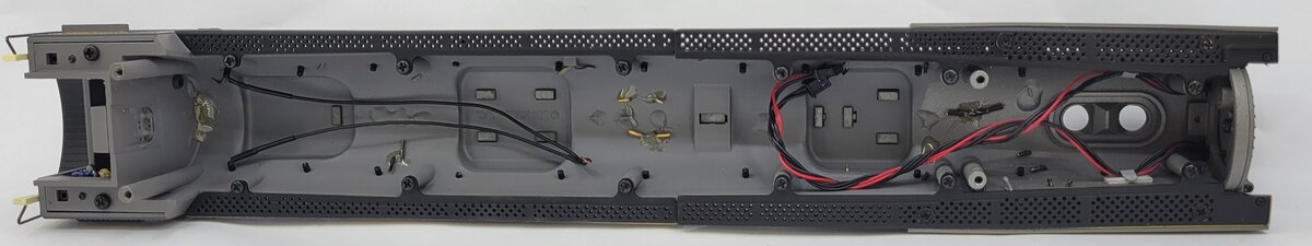 Lionel 28099-3 #3977 Union Pacific Challenger Boiler Shell with Cab