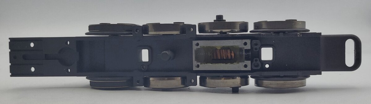 Lionel 38031-550 SP AC-9 Steam Locomotive Front Frame and Wheel Assembly