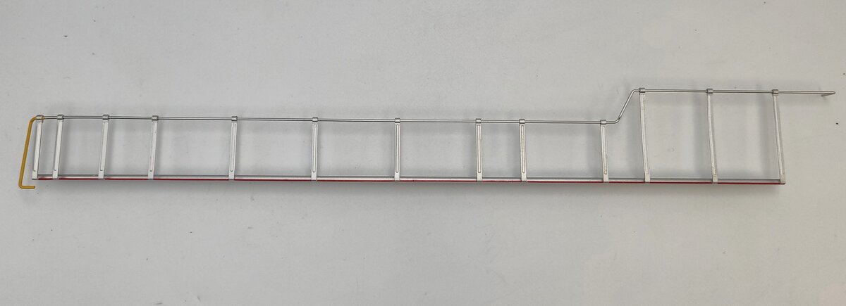Lionel 18282-2 Silver BNSF Dash 9-44CW Diesel Locomotive Right Side Handrail