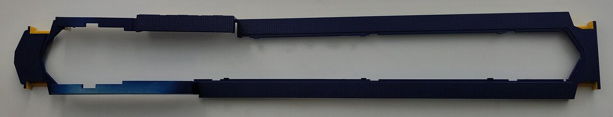 Lionel 18282-6 CSX Dash-9-44CW Diesel Locomotive Blue / Yellow Walkway #9020