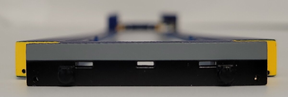 Lionel 18282-6 CSX Dash-9-44CW Diesel Locomotive Blue / Yellow Walkway #9020