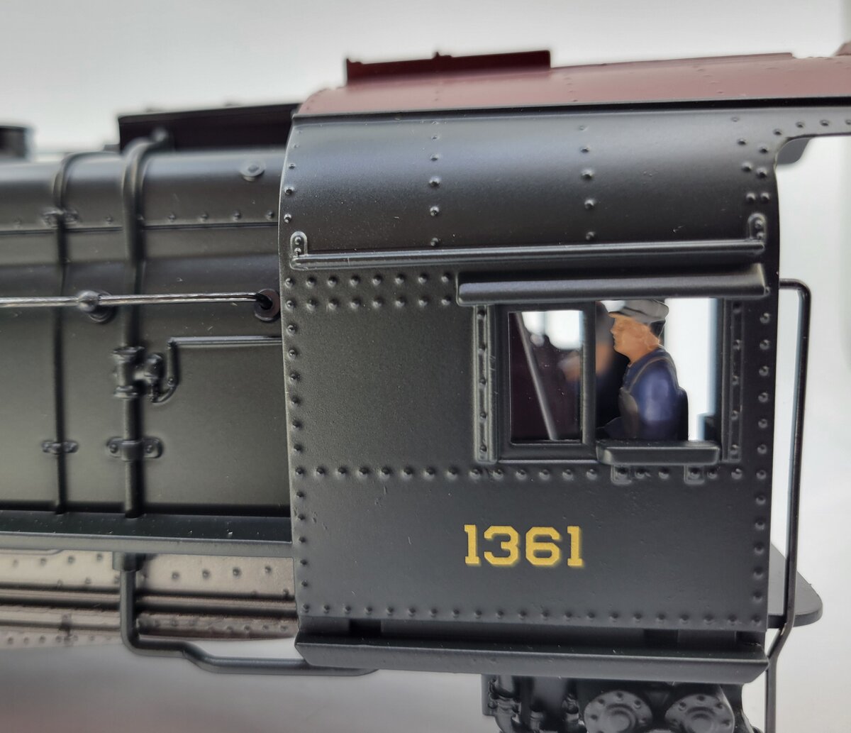 Lionel 38044-7 #5385 PRR 4-6-4 K-4 Locomotive Boiler Body Shell - Complete