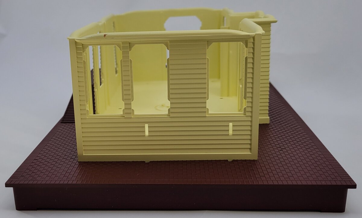Lionel 14257-5 #133 Passenger Station House Structure with Base Assembly