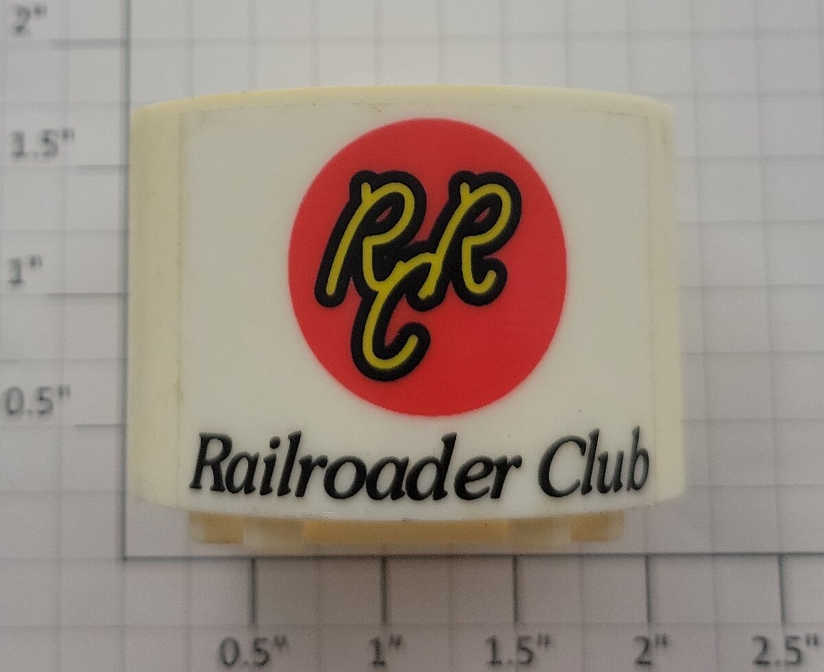 Lionel 19940-1 Off White Railroader Club Vat with Red and Yellow Decal