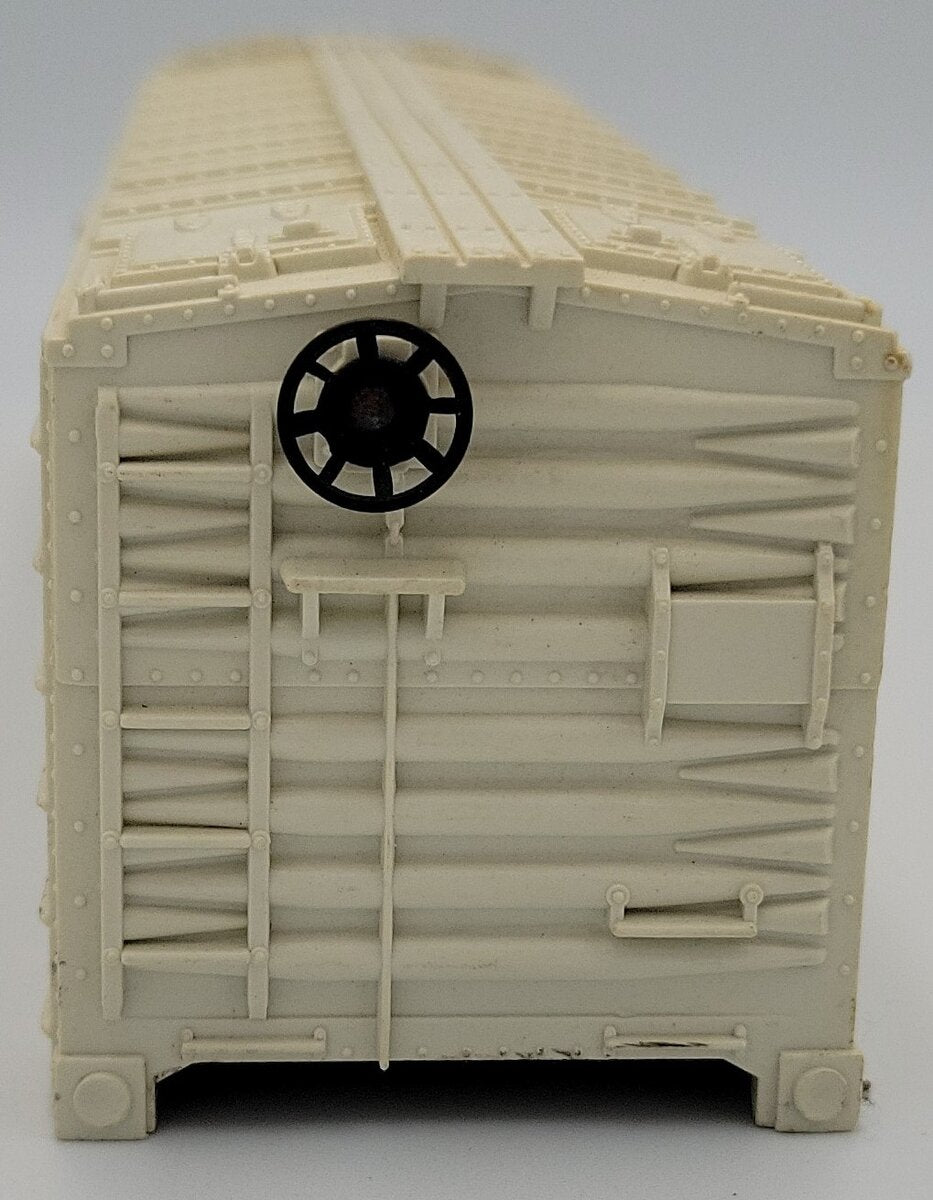 Lionel 3472-61 Eggshell Milk Car Shell w/ Doors, Frames and Operating Hatch