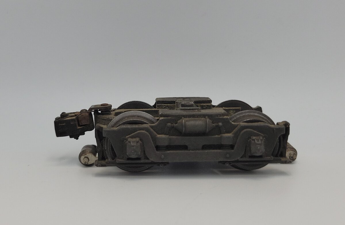 Lionel 2023-116 Rear Power Truck with Collector Roller Assembly