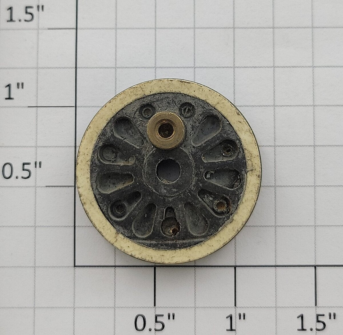 American Flyer XA10009-B1 S Scale Flangeless White Wheel w/ Round Stud