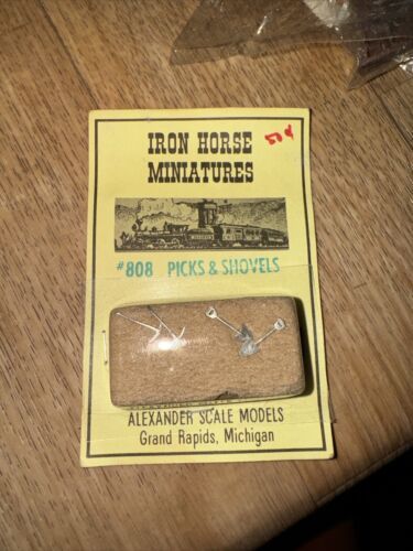 Alexander Scale 808 Iron Horse Miniatures Picks and Shovels - Pack of 4