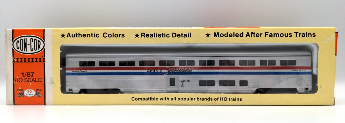 Con-Cor 0001-0802 HO Amtrak Phase III 85' Streamlined Superliner Coach Car