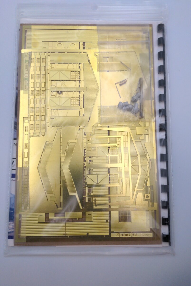 Micron Art 1087A Z Etched & Cast Metal Two Stall Engine House 143 Scale Feet