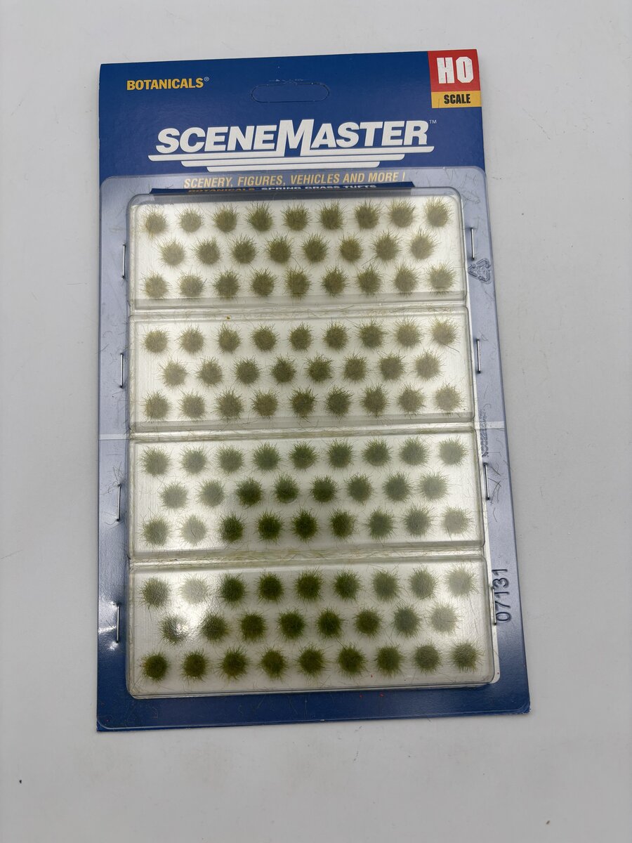 Walthers 949-1100 HO Spring Grass Tufts Botanicals™