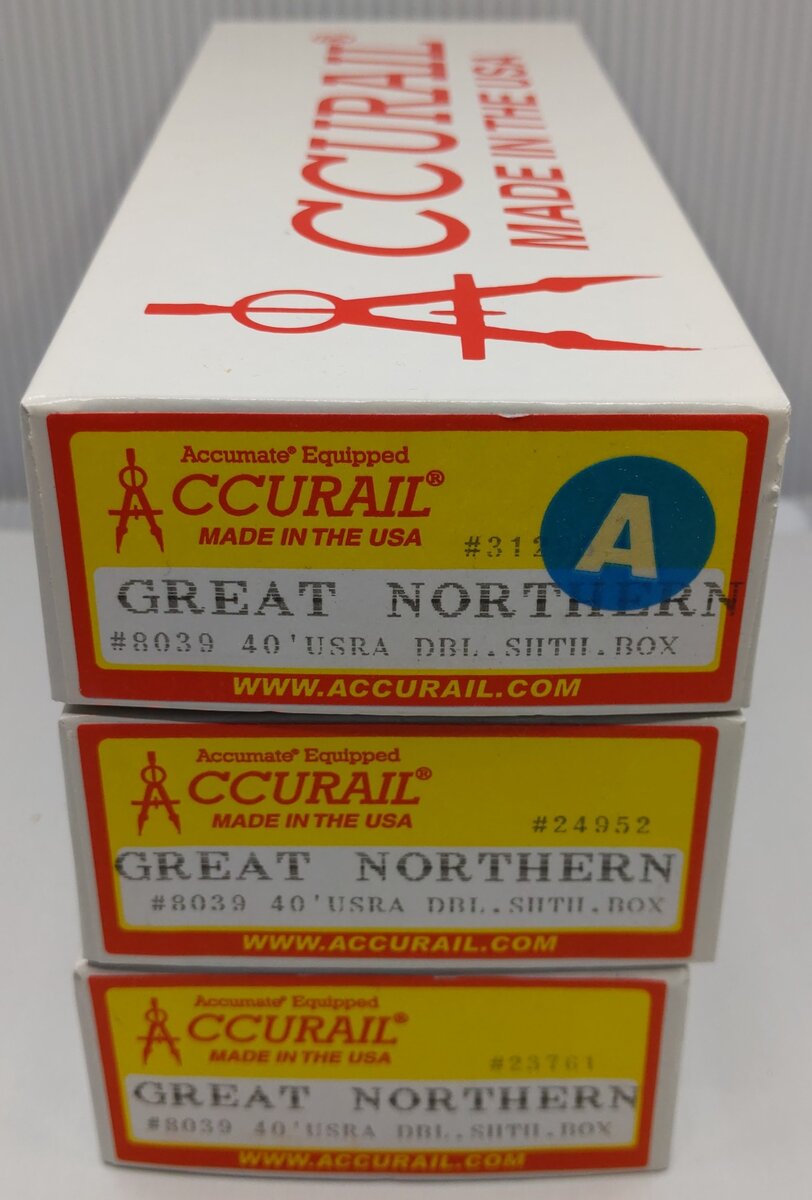 Accurail 8039 HO Great Northern 40' Boxcars (Set of 3)