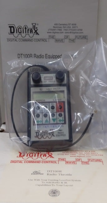 Digitrax DT100R Radio Equipped Digital Command Control Throttle