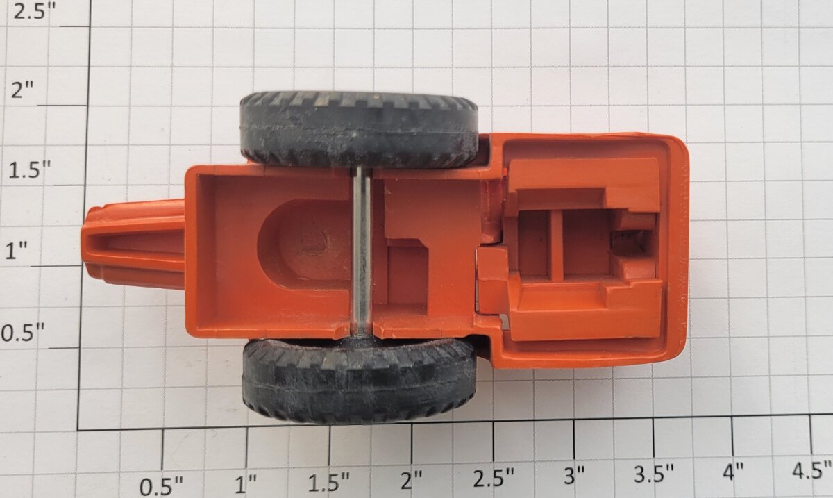 Lionel 6817-1 Orange Allis Chalmers Scraper Tractor Front