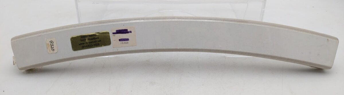 Ribbonrail 9320 HO Scale 32" Radius Upson Roadbed (Pack of 4)