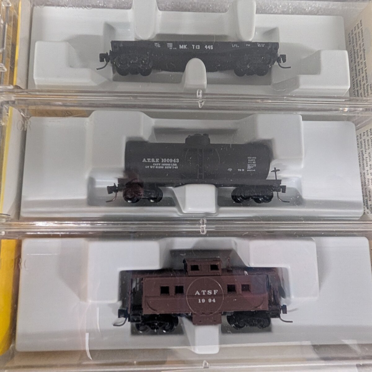 MicroTrains Santa Fe Desktop Railroad Z Gauge Diesel Freight Train Set