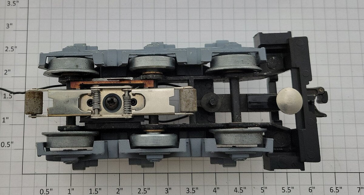 Lionel 8162-115X 6-Wheel Non-Powered Truck with Pickup Rollers
