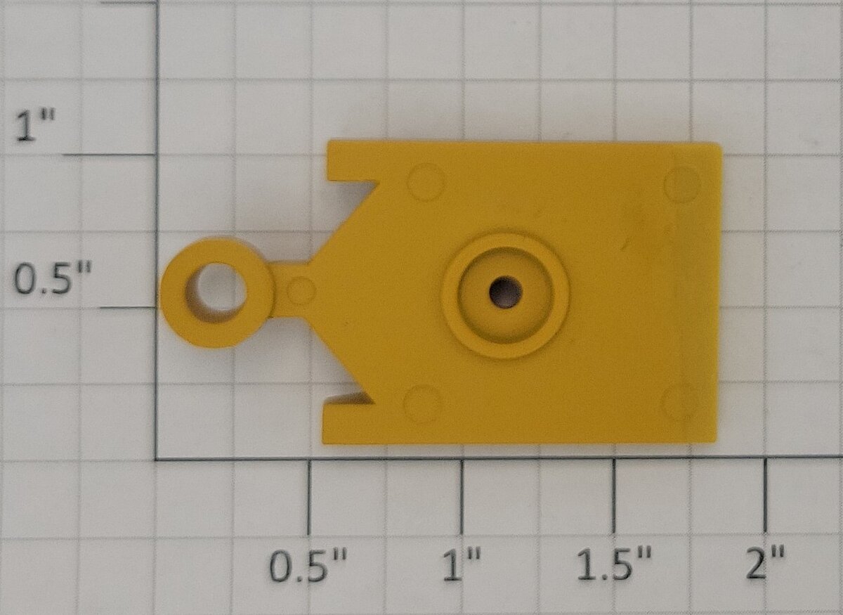 Lionel 16322-40 Yellow TTUX Square Male Articulated Coupler