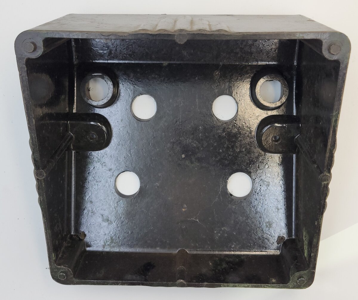 Lionel V-66 V or Z Transformer Version #1 Upper Case