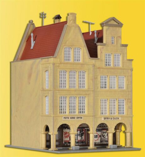 Kibri 37153 N Double Fronted Town House Kit w/Covered Passage