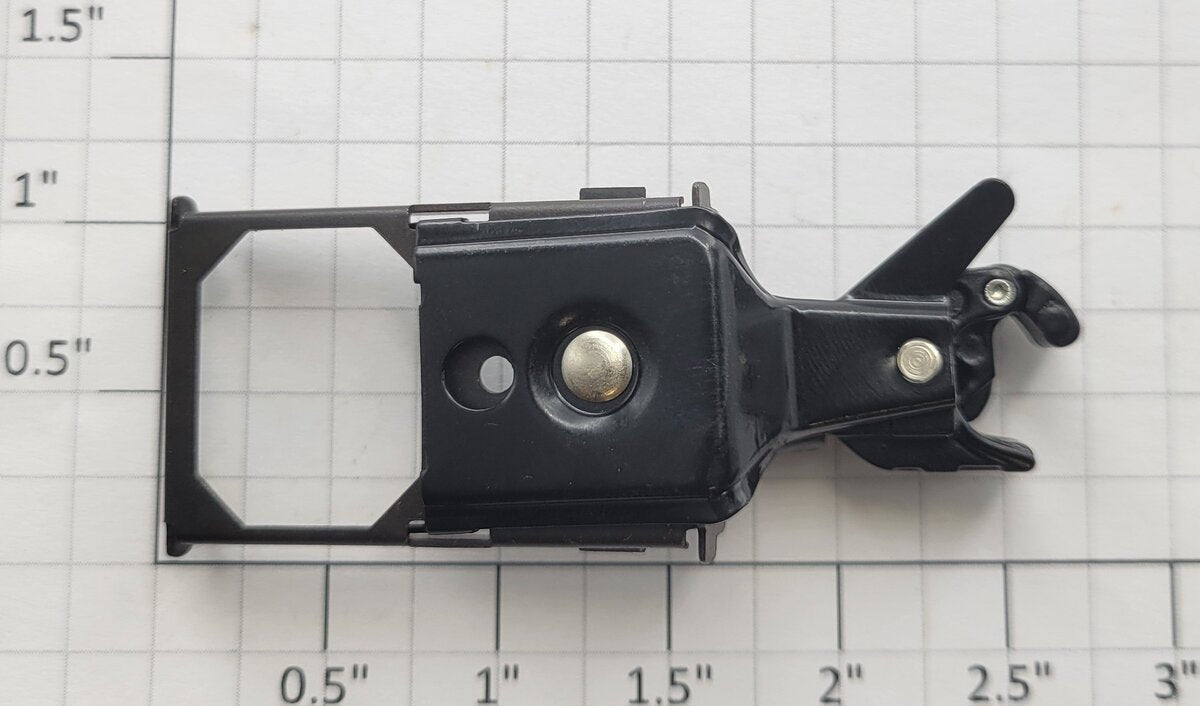 Lionel 481-90 Bottom Frame With Coupler and Collector Opening