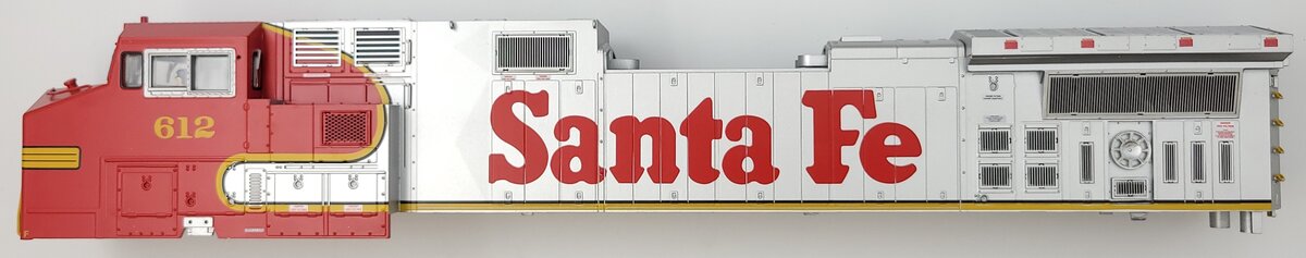 Lionel 39565-2 Santa Fe Legacy DASH-9 Diesel Locomotive Shell #612