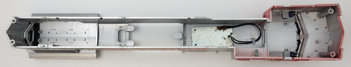 Lionel 39565-2 Santa Fe Legacy DASH-9 Diesel Locomotive Shell #612