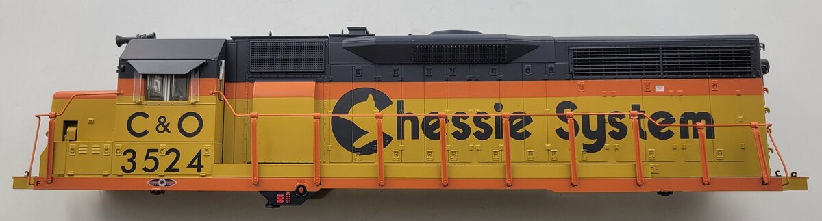 Lionel 38796-2 C&O Chessie System GP-35 Diesel Locomotive Shell #3524