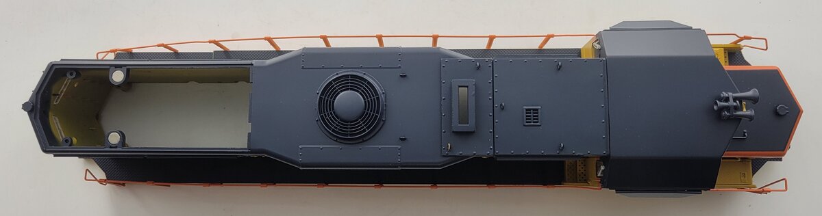 Lionel 38796-2 C&O Chessie System GP-35 Diesel Locomotive Shell #3524
