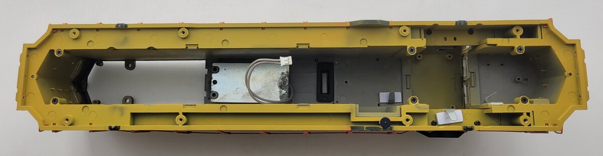 Lionel 38796-2 C&O Chessie System GP-35 Diesel Locomotive Shell #3524