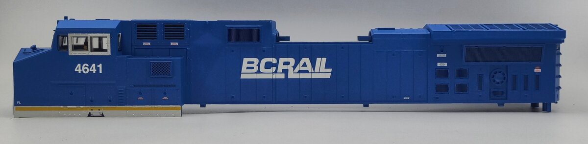 Lionel 39568-2 BC Rail Dash 9-44CW Diesel Locomotive Shell #4641