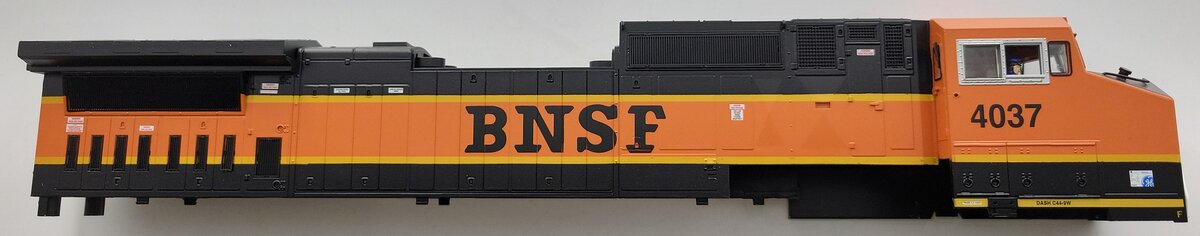 Lionel 39572-2 BNSF Legacy Dash 9-44CW Diesel Locomotive Shell #4037