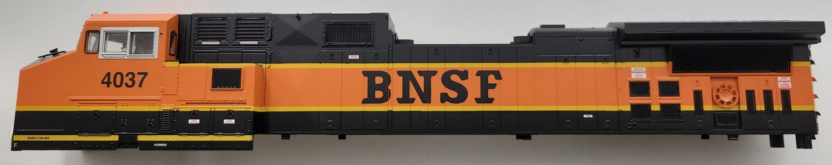 Lionel 39572-2 BNSF Legacy Dash 9-44CW Diesel Locomotive Shell #4037