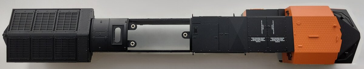 Lionel 39572-2 BNSF Legacy Dash 9-44CW Diesel Locomotive Shell #4037