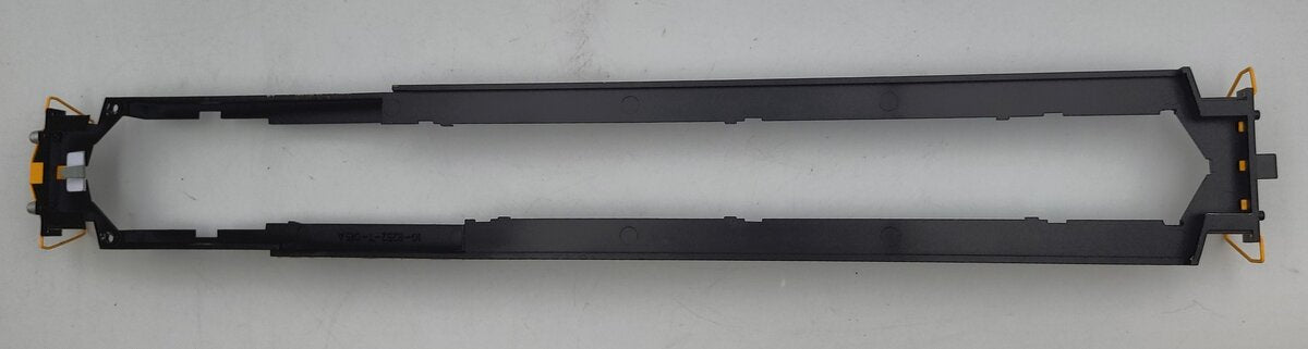 Lionel 39583-3 Plastic CSX Dash 9-44CW Diesel Loco Shell Frame with End Rails